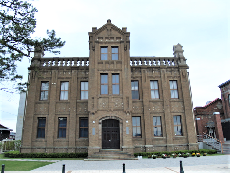 http://www.suzukishoten-museum.com/blog/images/mojibiirurengakan.PNG