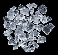 200px-Salt_-_close-up.jpg